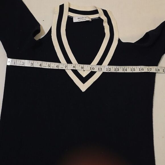 Bailey 44 cold shoulder sweater - Picture 4 of 8